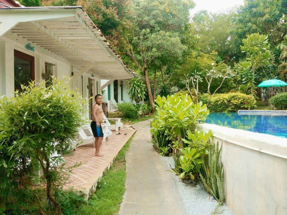 Baanmontra Beach Resort - Bankrut Εξωτερικό φωτογραφία